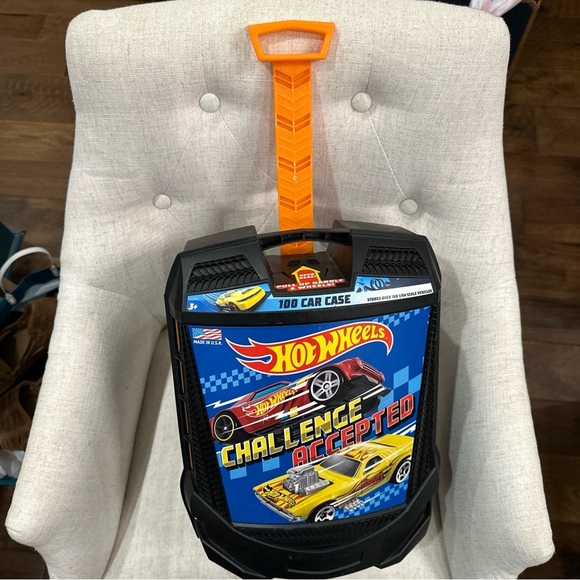Hot Wheels 100 Car Rolling Storage Carry Case Hobby Toys Cartoon Movie 2019 - Picture 2 of 6
